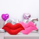 thumbnail image 4 of Almohada de labios, almohada de labios rojos, decoración del hogar de la oficina, regalo del día de San Valentín, decoración de habitación elegante, diseño plegable, material de tela suave,, 4 of 7