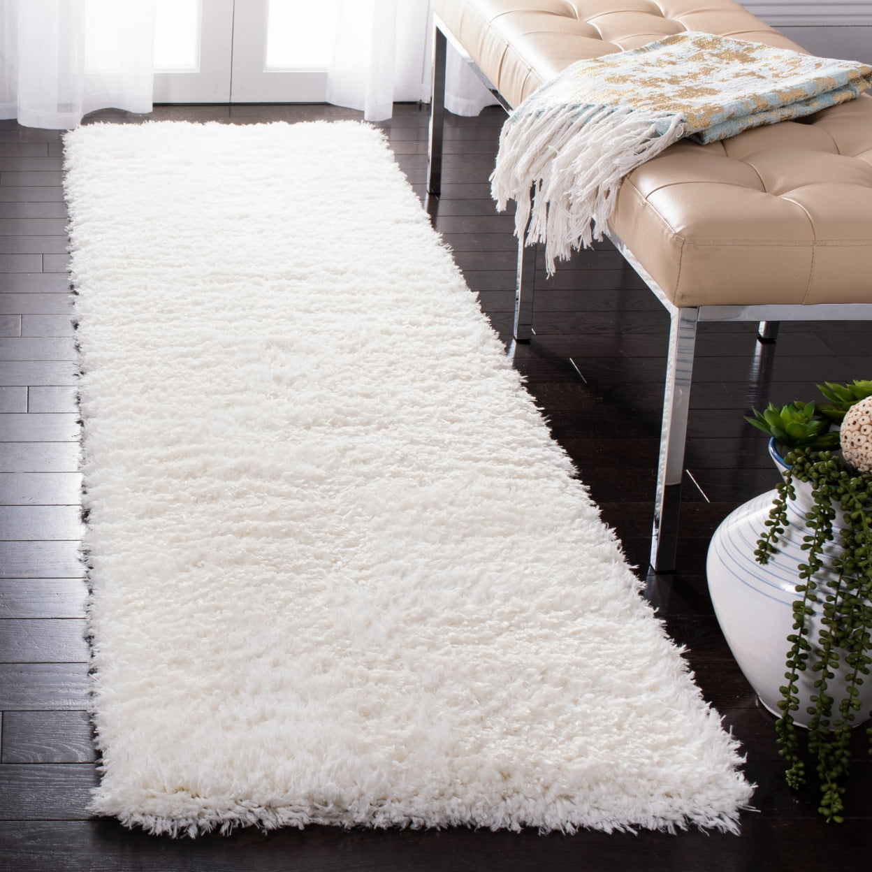SAFAVIEH Flokati Lavena Solid Polyester Shag Area Rug, Ivory, 5'3" x 7'6"