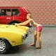 thumbnail image 2 of Accesorio de diseño de estatua diminuta de resina a escala 1/64 Wash Car Woman, 2 of 9