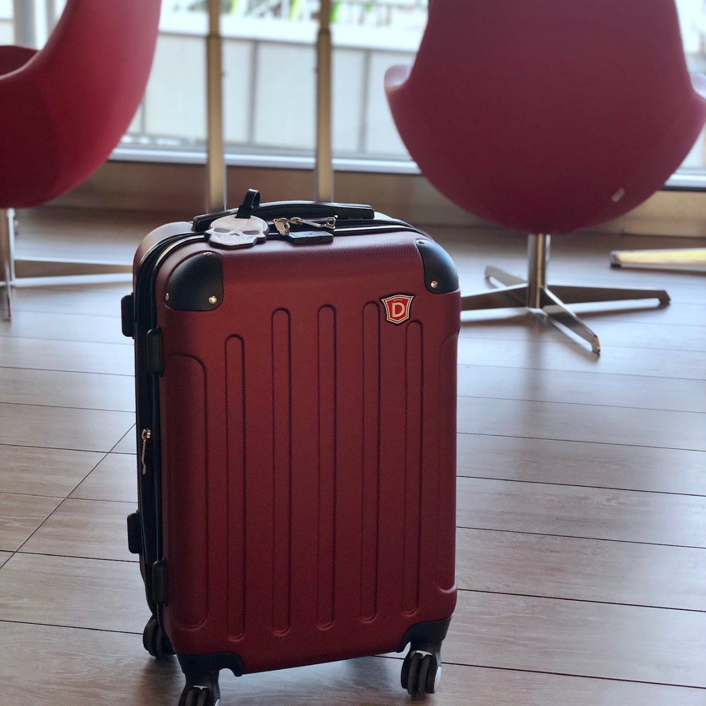 DUKAP Intely 20" Hardside Lightweight Carry-on Luggage with Spinner Wheels and USB Port, Wine