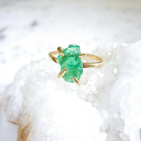 - Rustic Prong Set 2.50 Carat Raw Uncut Emerald Solitaire Engagement Ring in 10k Yellow Gold