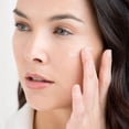 thumbnail image 2 of Base de maquillaje ISDIN Skin Drops Bronze para piel mediana, 2 of 6