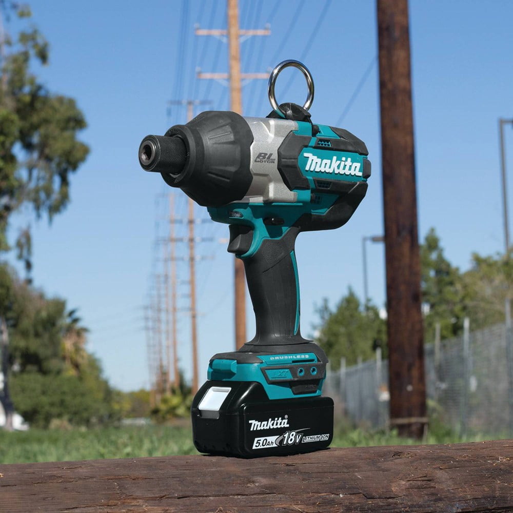 Makita Cordless Hi-Torque 7/16"" Hex Impact Wrench Kit 5.0Ah 18V LXT Li-Ion Brus