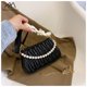 thumbnail image 4 of Diseño coreano de un pequeño bolso de mano con perlas para mujer con una textura de estilo extranjero, todo drapeado, cadena, bolso bandolera de un solo hombro, 4 of 5