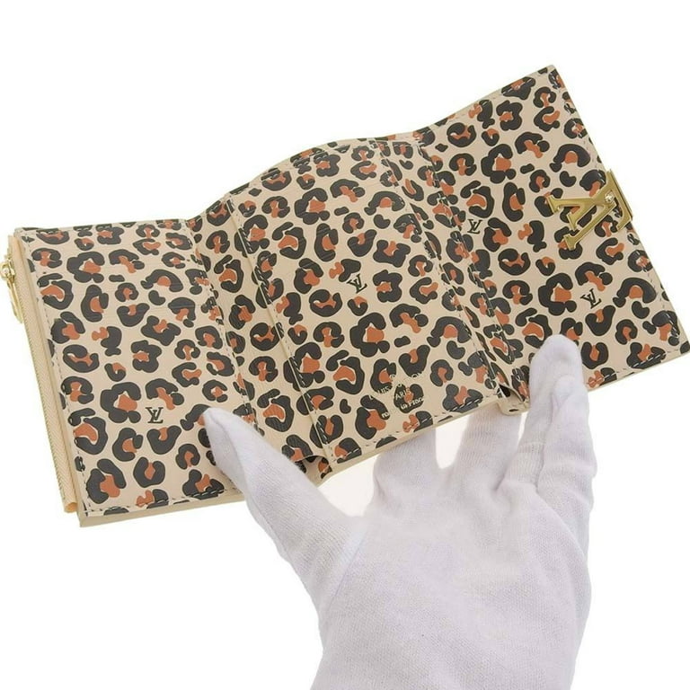 Authenticated Used Louis Vuitton LOUIS VUITTON Portefeuille Capucine  Compact Folding Wallet with Hook LV Leopard M45857 