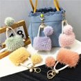 thumbnail image 2 of Mini llavero de estilo minimalista con forma de bolso, bonito colgante de perla de peluche para coche, regalo colgante, 2 of 6