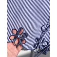 thumbnail image 3 of Blusa Corta Azul con Rayas Verticales y Detalles Florales, 3 of 30