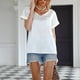 thumbnail image 2 of Estrela Camiseta de satén con cuello en V para mujer con bolsillo de manga corta cómoda y moderna camiseta informal para mujer Top blanco XL, 2 of 6