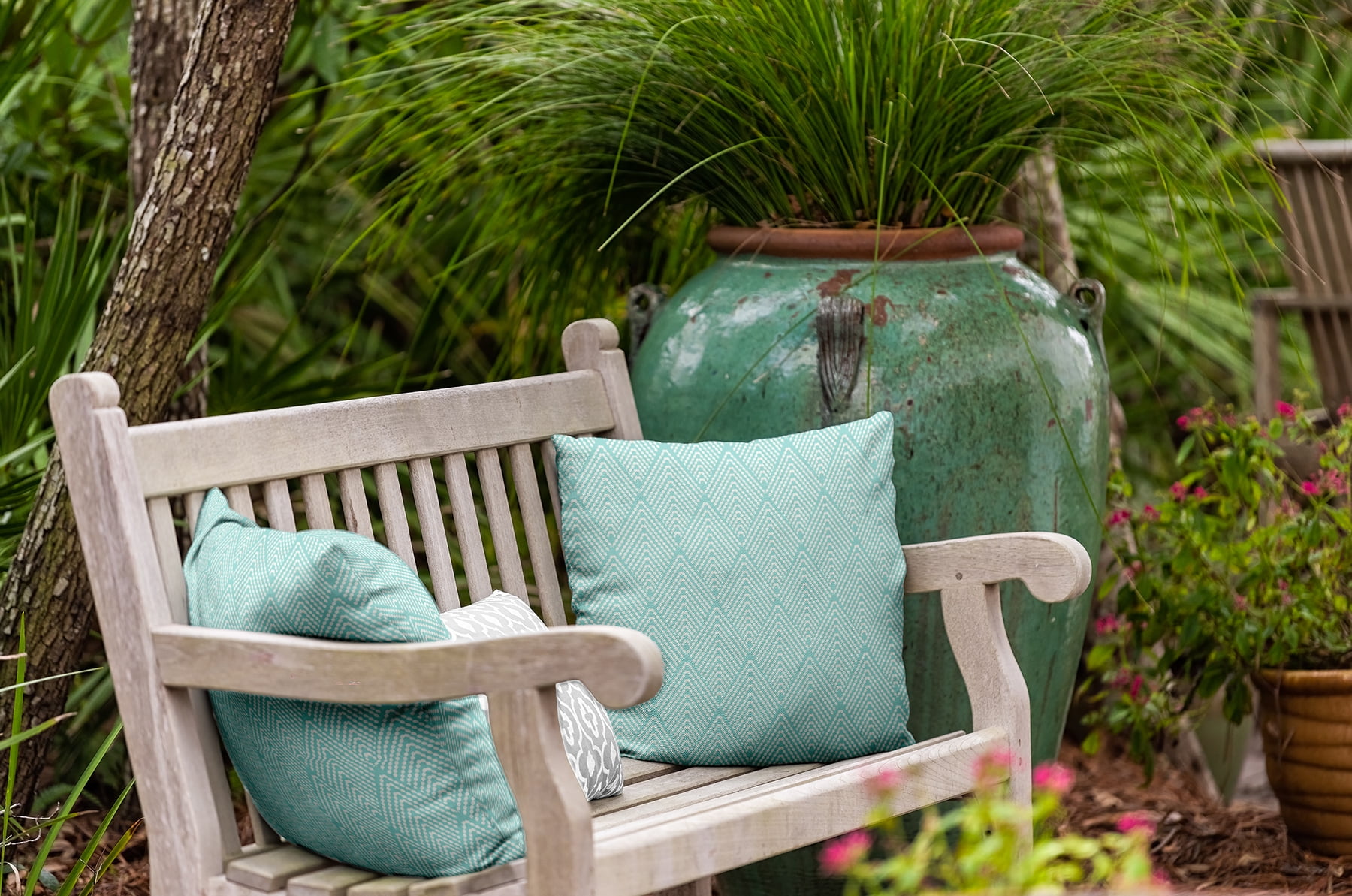 20" x 20" Simply Daisy Lifeflor Diamond Polyester Indoor/Outdoor Pillow, Wave Top Blue Qty 1