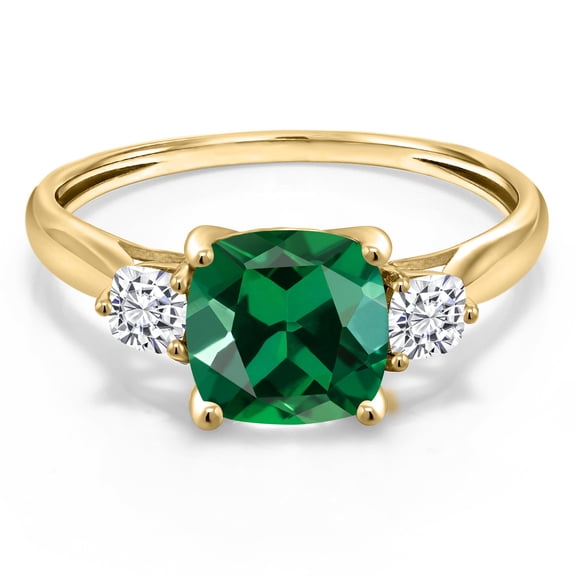 Gem Stone King 10K Yellow Gold Green Nano Emerald and White Moissanite Engagement Ring for Women | 0.91 Cttw | Cushion 7MM | Gemstone May Birthstone | Size 5