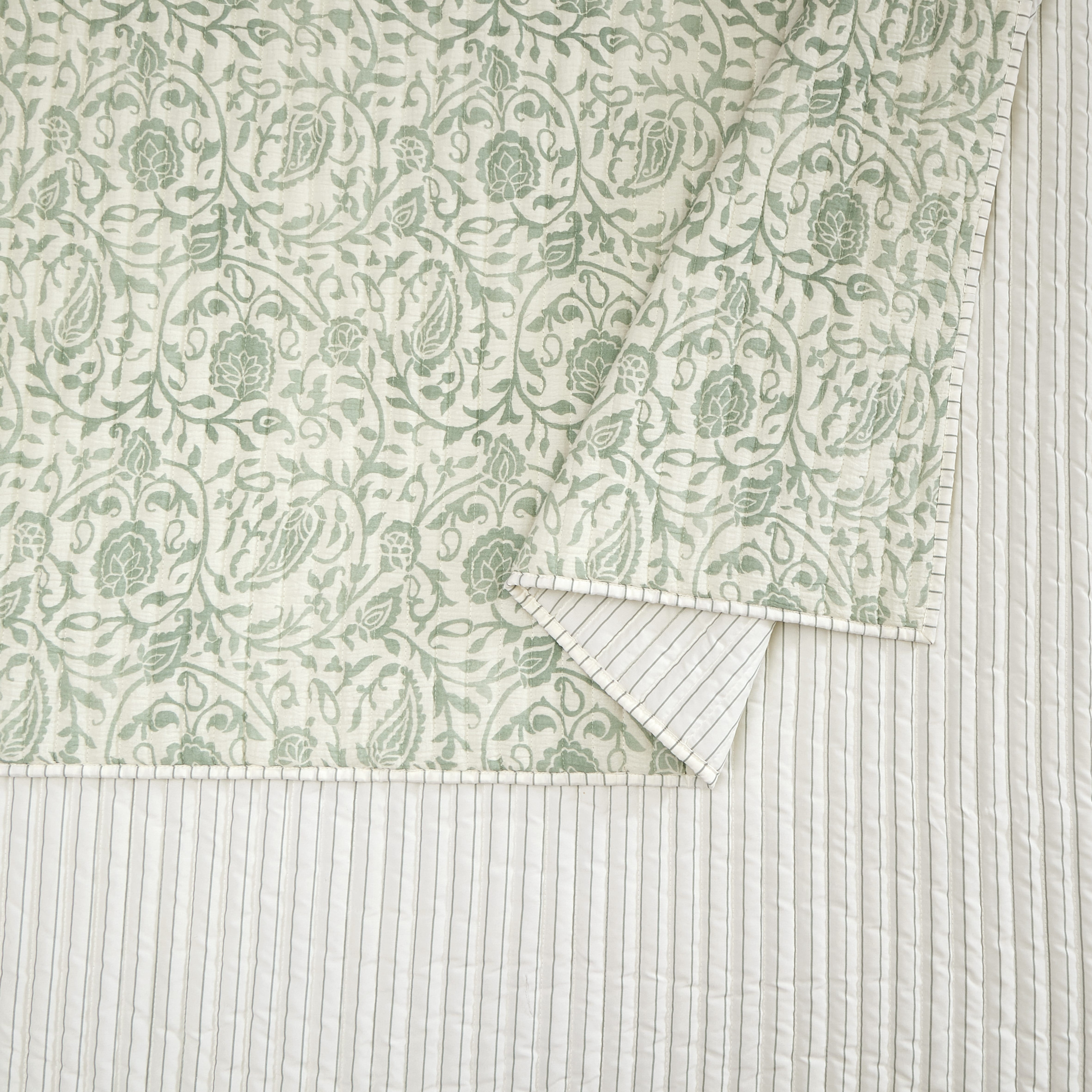 Eden Paisley Gauze 3-Piece Reversible Quilt Set, King, Green