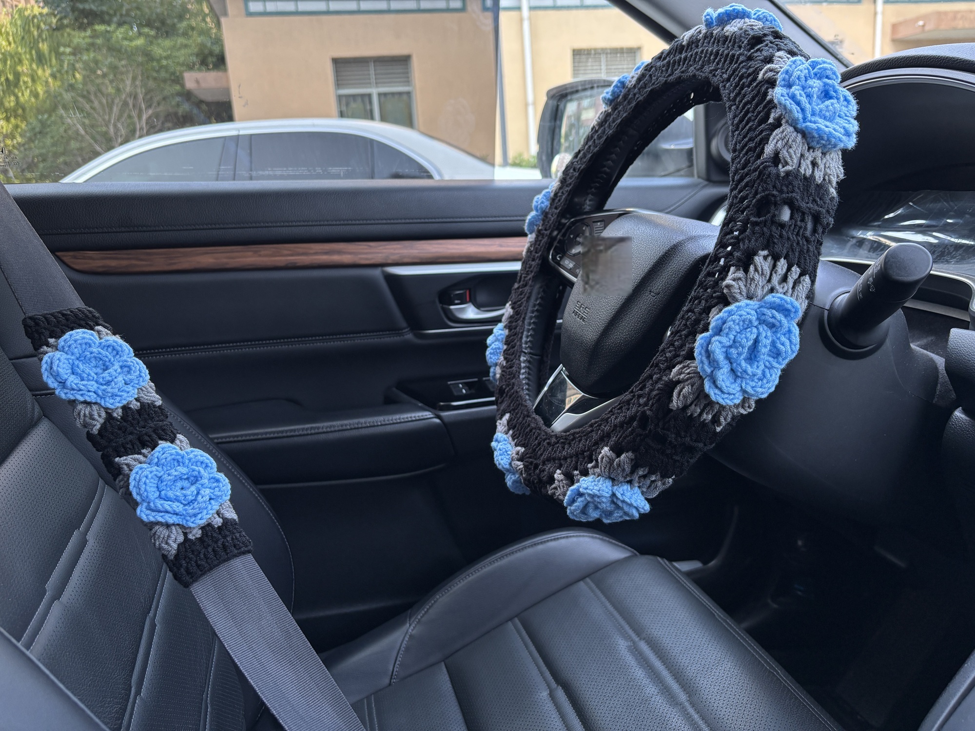 Crochet Roses Flower Steering Wheel Cover&Seat belt Cover: Car Accessory Gift