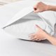 thumbnail image 4 of Funda de Almohada Refrescante para Quienes Duermen con Calor y Sudan Por La Noche | Poliéster Transpirable | Funda de Almohada de Terciopelo Suave y Larga | Paquete de 2 (Blanco, 48 X 74 Cm), 4 of 6
