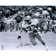 Tony Dorsett Dallas Cowboys Autographed 16" x 20" Black & White Running Photograph - Fanatics Authentic Certified