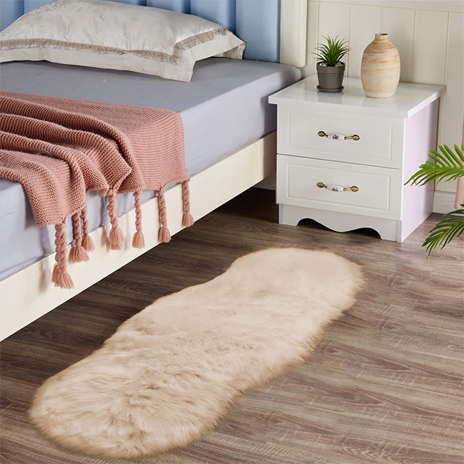 Latepis Small Area Rug 2x4 Rug Beige Faux Fur Rug Fluffy Sheepskin Rug