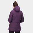 thumbnail image 4 of Regatta - Chaqueta Impermeable Sanda para Mujer (Berenjena Oscura) Regatta UTRG6131_darkaubergine, 4 of 6