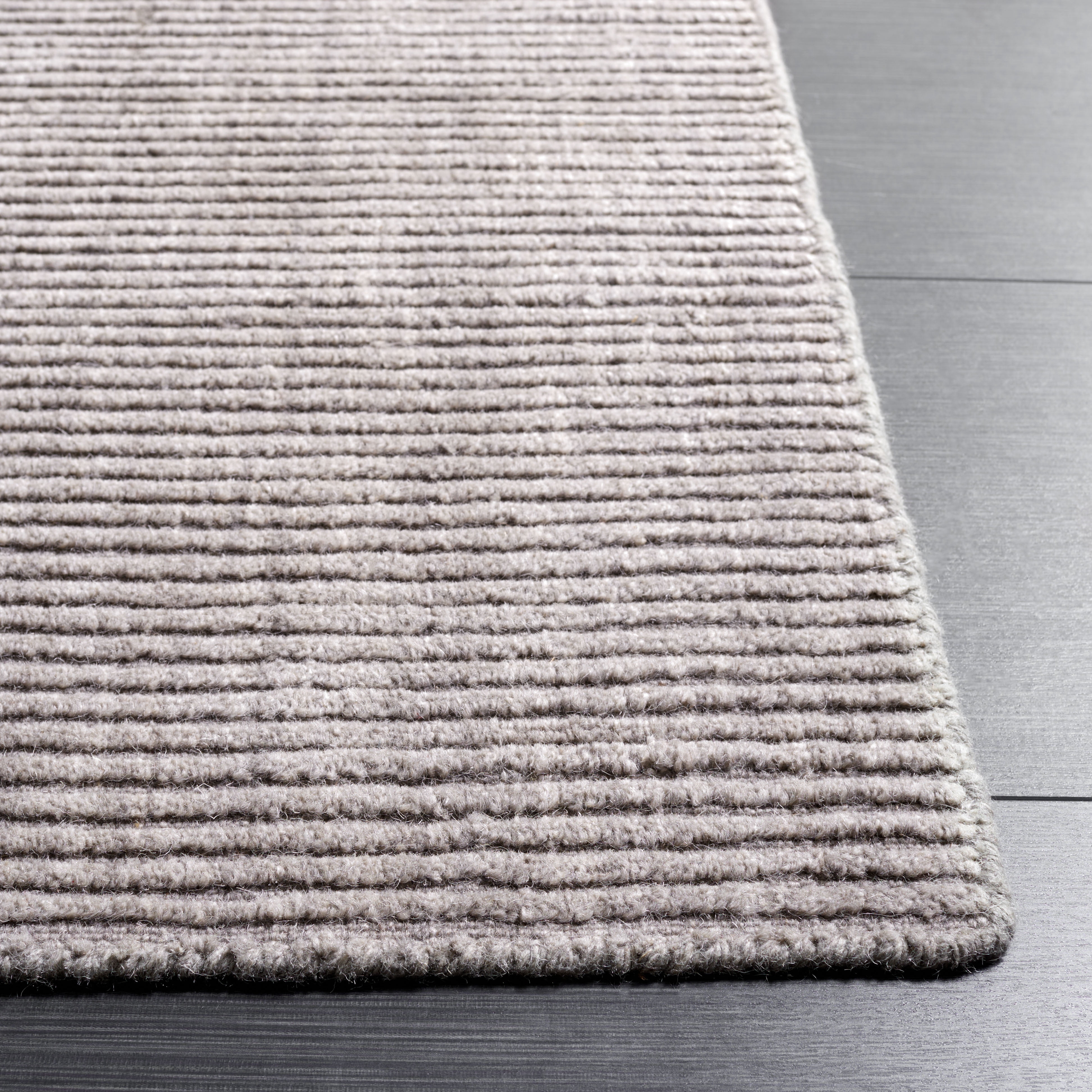 Safavieh Himalaya Hayden Solid Area Rug, Dark Gray, 4' x 6'