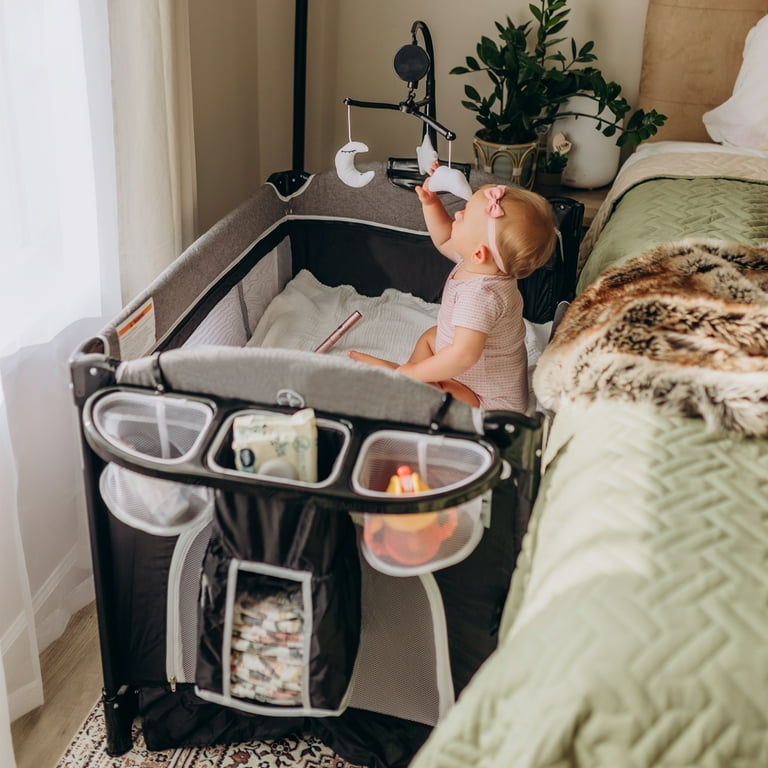 AILEEKISS 4-in-1 Portable Baby Play Yard, Bassinet and Changing