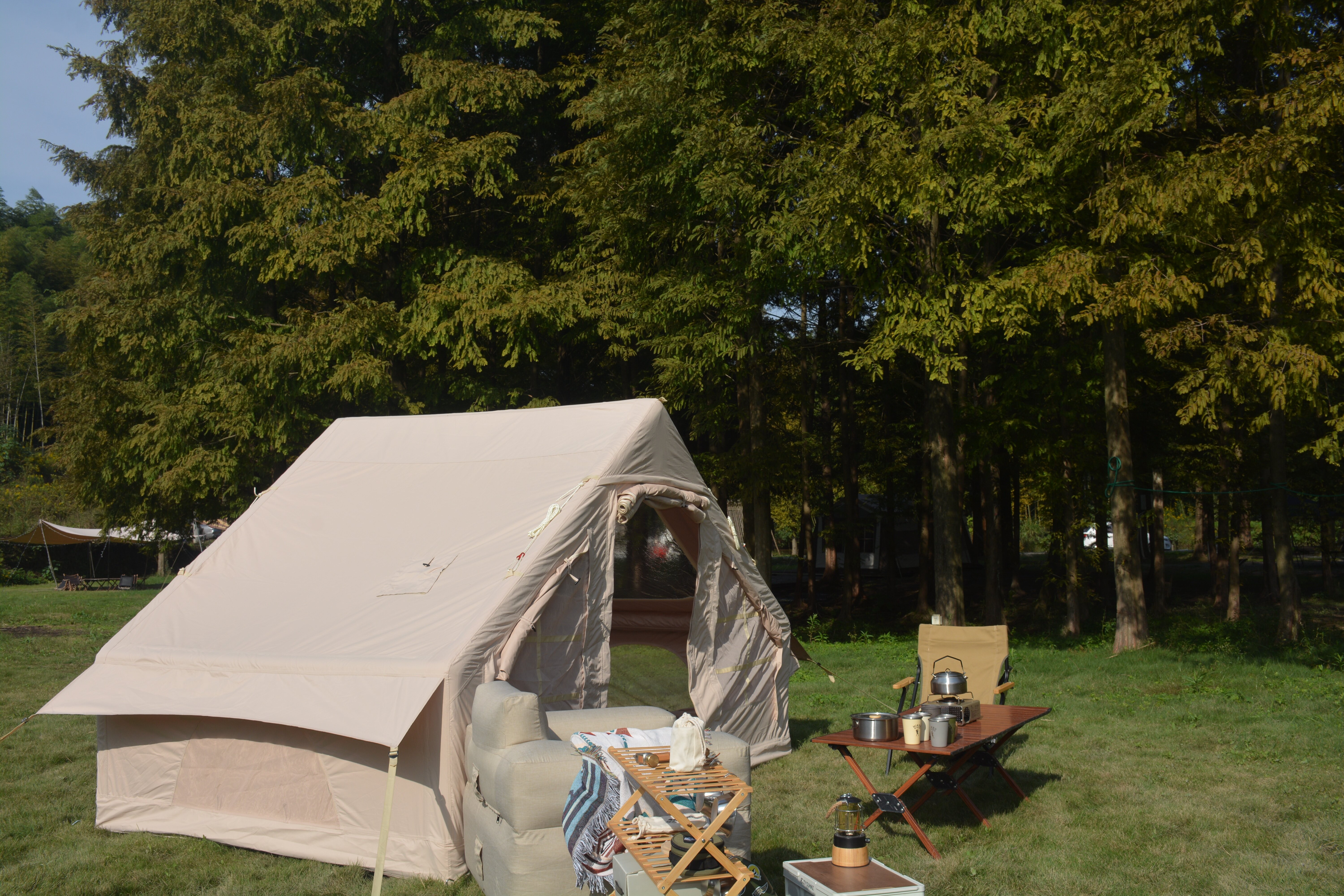 iCapeson 4-6 Person Hot Tent with Stove Jack, 5-Min Easy Setup Inflatable Glamping Tent, All-Season Waterproof Windproof Blow Up Air Tent, High-Performance 300D Fabric (Beige)
