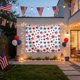 thumbnail image 5 of Tapiz del Día de la Independencia para la decoración del hogar: mural festivo impreso digitalmente con tela de nailon para colgar en la pared, ideal para fiestas, jardines o como fondo de oficina., 5 of 6