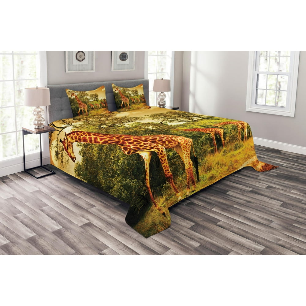 Giraffe Bedspread Set King Size, African Safari Animals Walking in the Green Forest Savannah