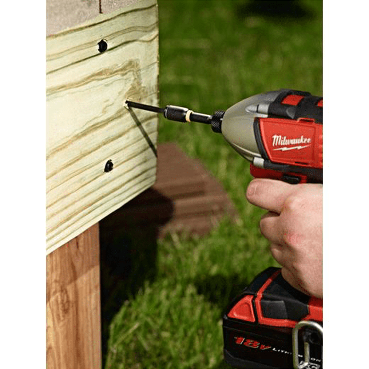 Milwaukee Tool SHOCKWAVE Impact Duty 8MM x 2-9/16" Magnetic Nut Driver BULK10