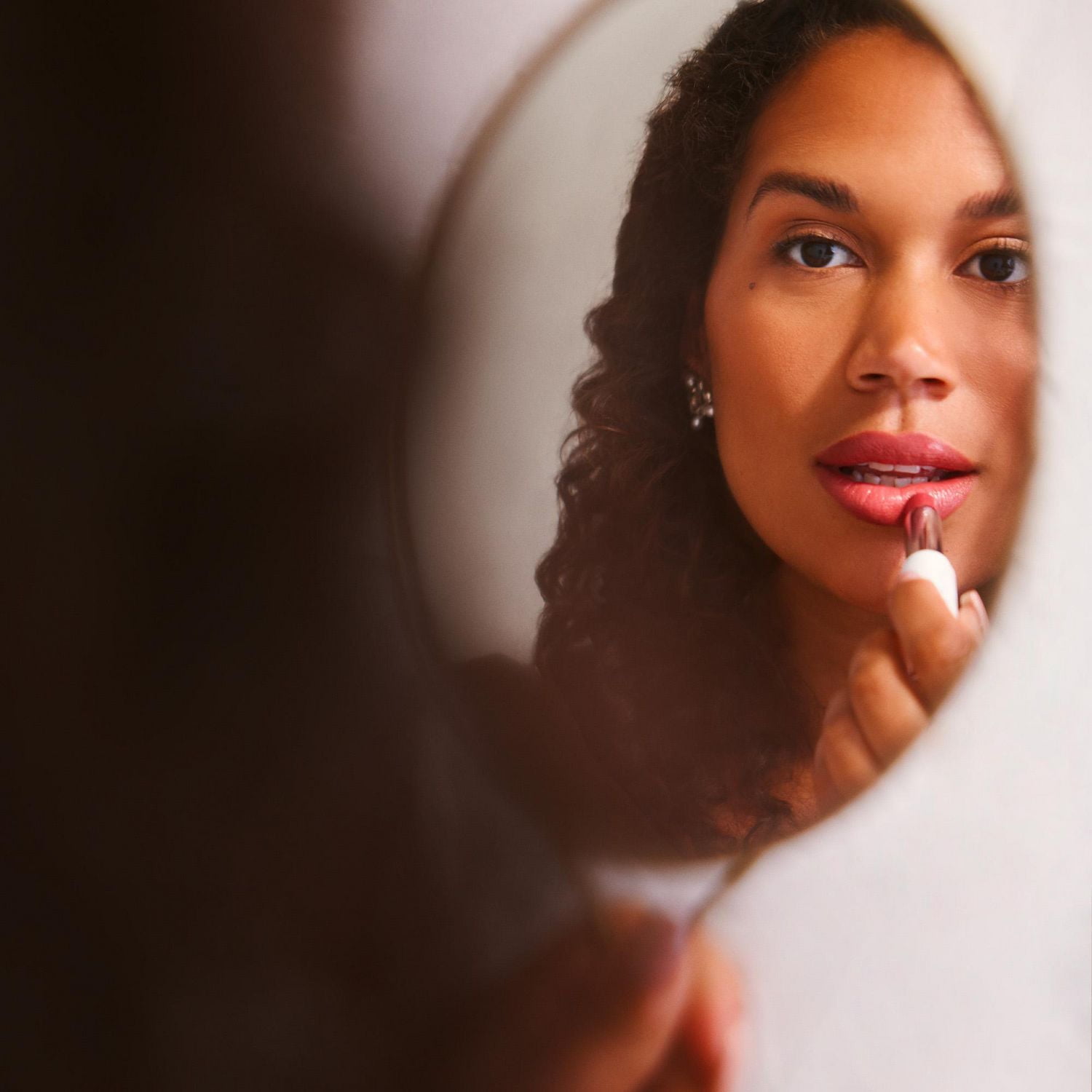 Marcelle Rouge à lèvres couleur & soin huile-en-stick Lip Loving Formule propre et végane, 3 g