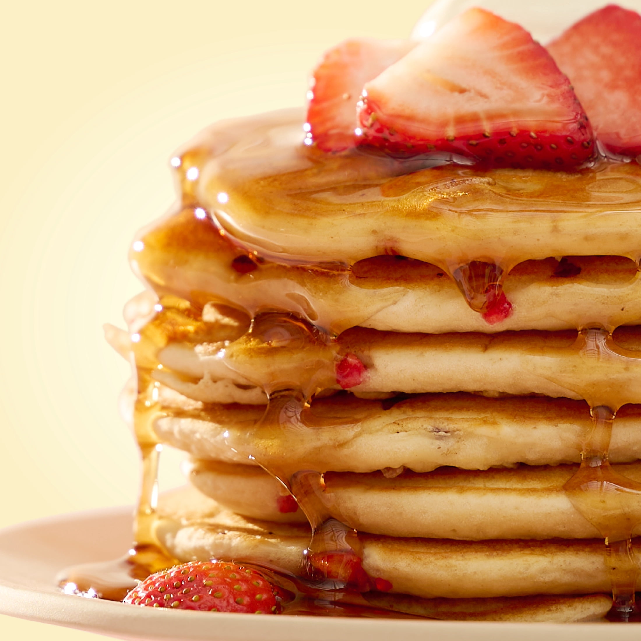(2 pack) Bob's Red Mill White Chocolate & Strawberry Pancake & Waffle Mix 20 oz