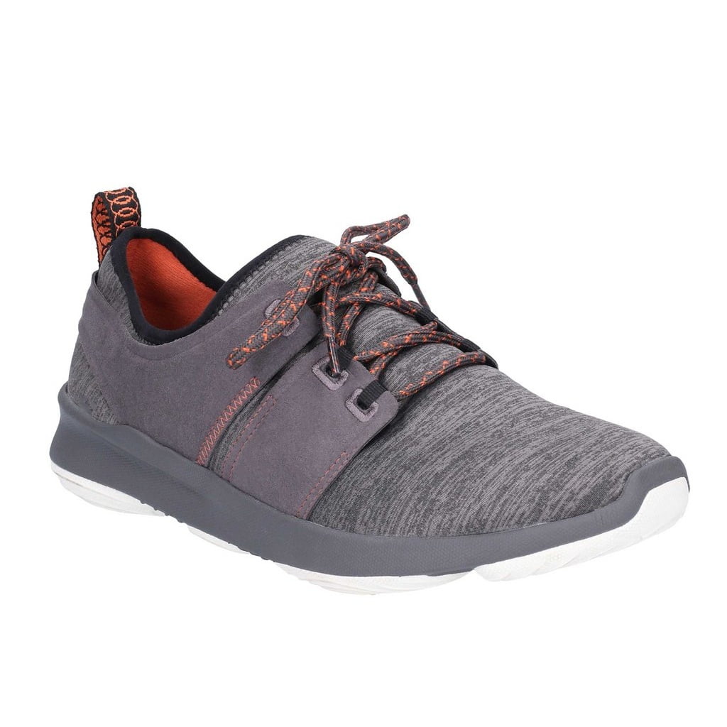 mens pull on trainers