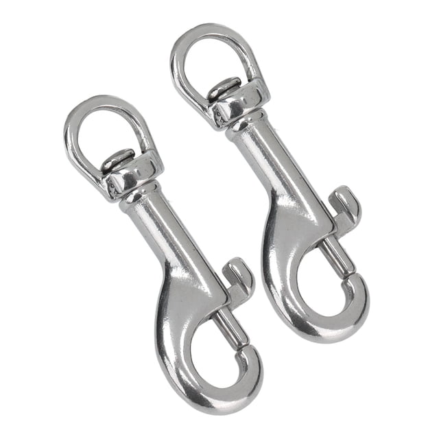 mosquetón, 2 piezas, pernos de un solo extremo, gancho para collar de perro, clips de buceo de un solo extremo, experiencia incomparable Dos ganchos plateados BuyWeek de acero inoxidable 316, vista frontal inclinada; cada uno mide aprox. 65 mm con anilla giratoria y pestillo de resorte, apertura del gancho aprox. 8 mm y ancho de anilla 1/2 pulgada. Aptos para collares y correas, uso marino e industrial; también suelen emplearse para llaveros o correas de cámara.