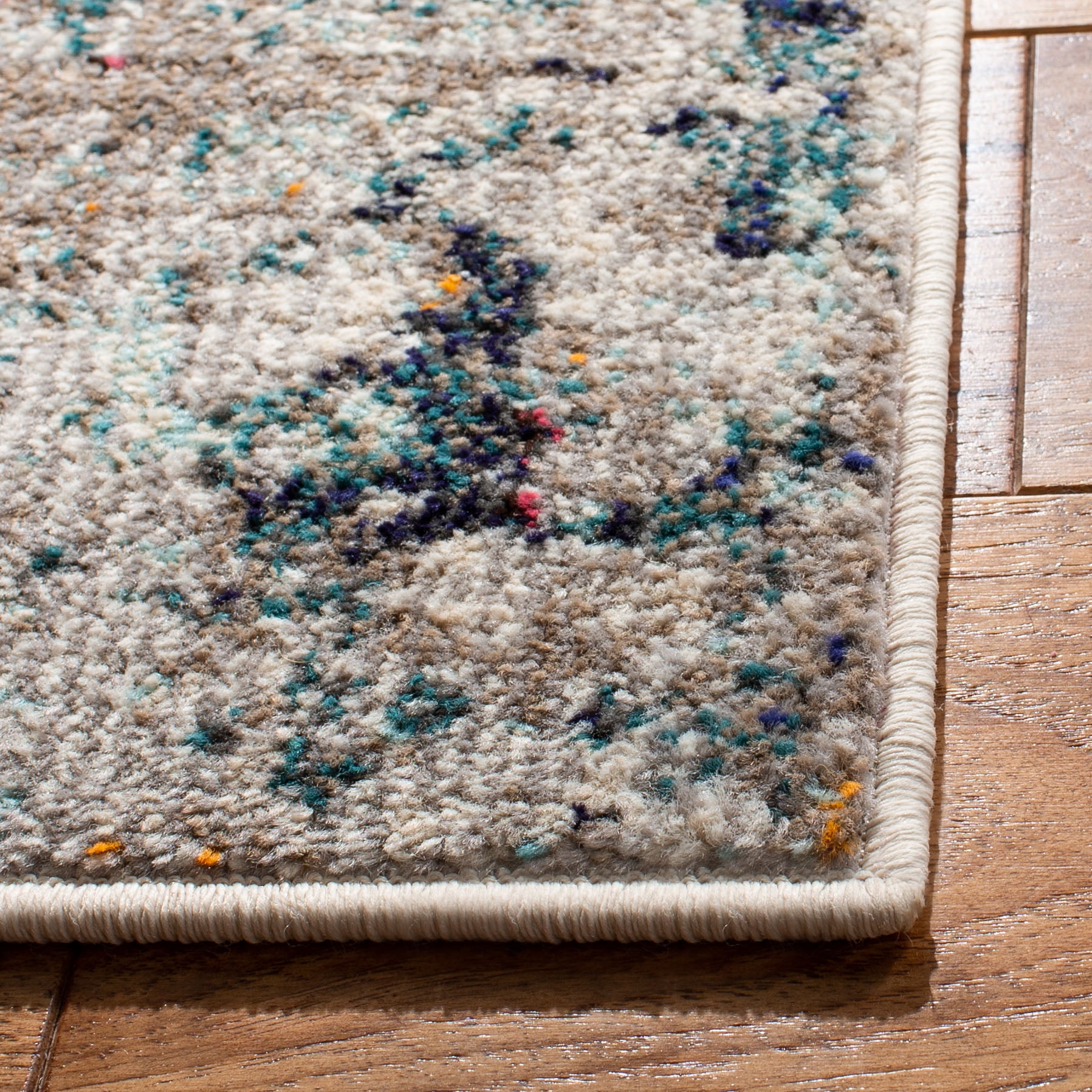 SAFAVIEH Madison Nita Vintage Floral Area Rug, Grey/Beige, 5' x 5' Square