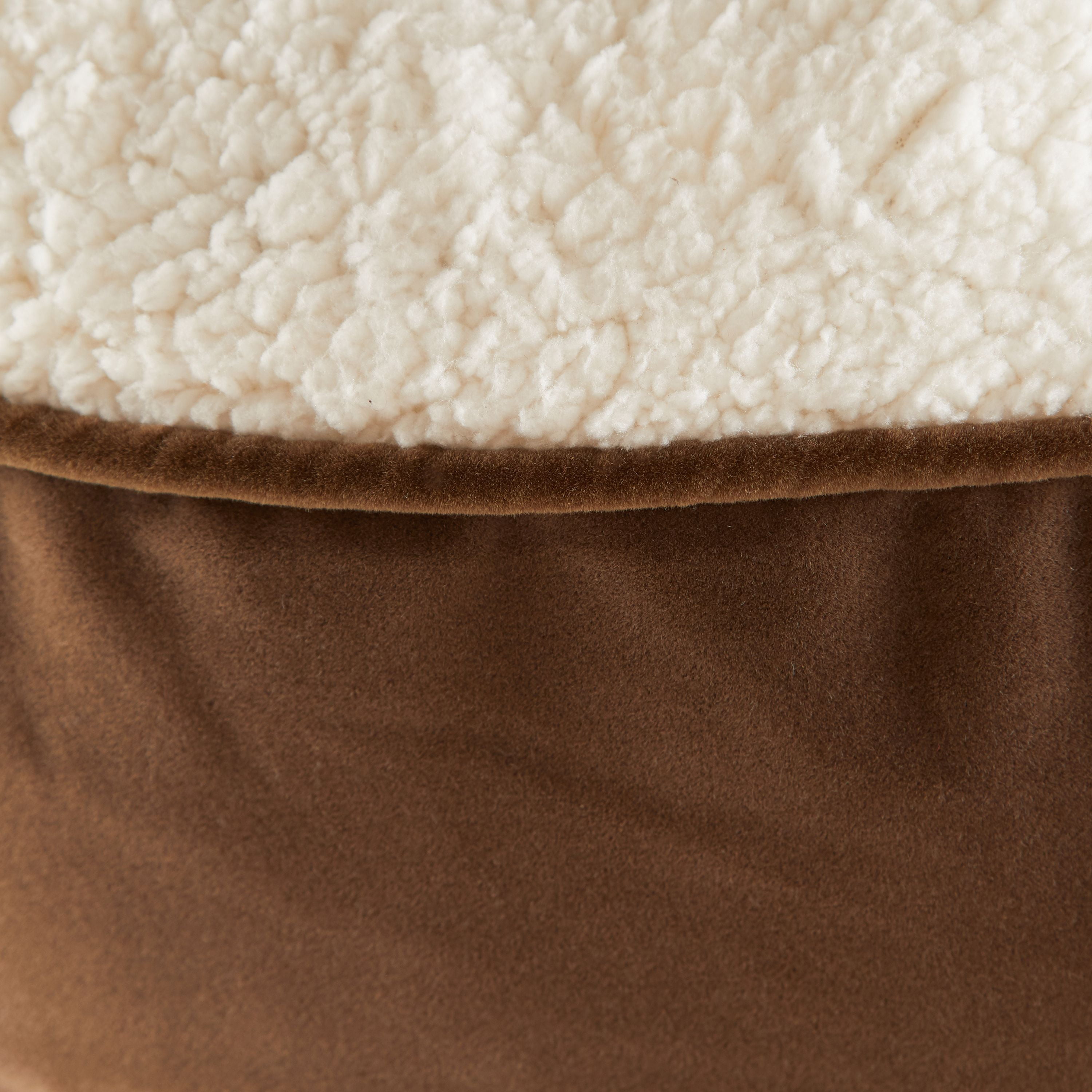 Happy Hounds Scout Deluxe Round Dog Bed, Medium, 36", Latte/Sherpa