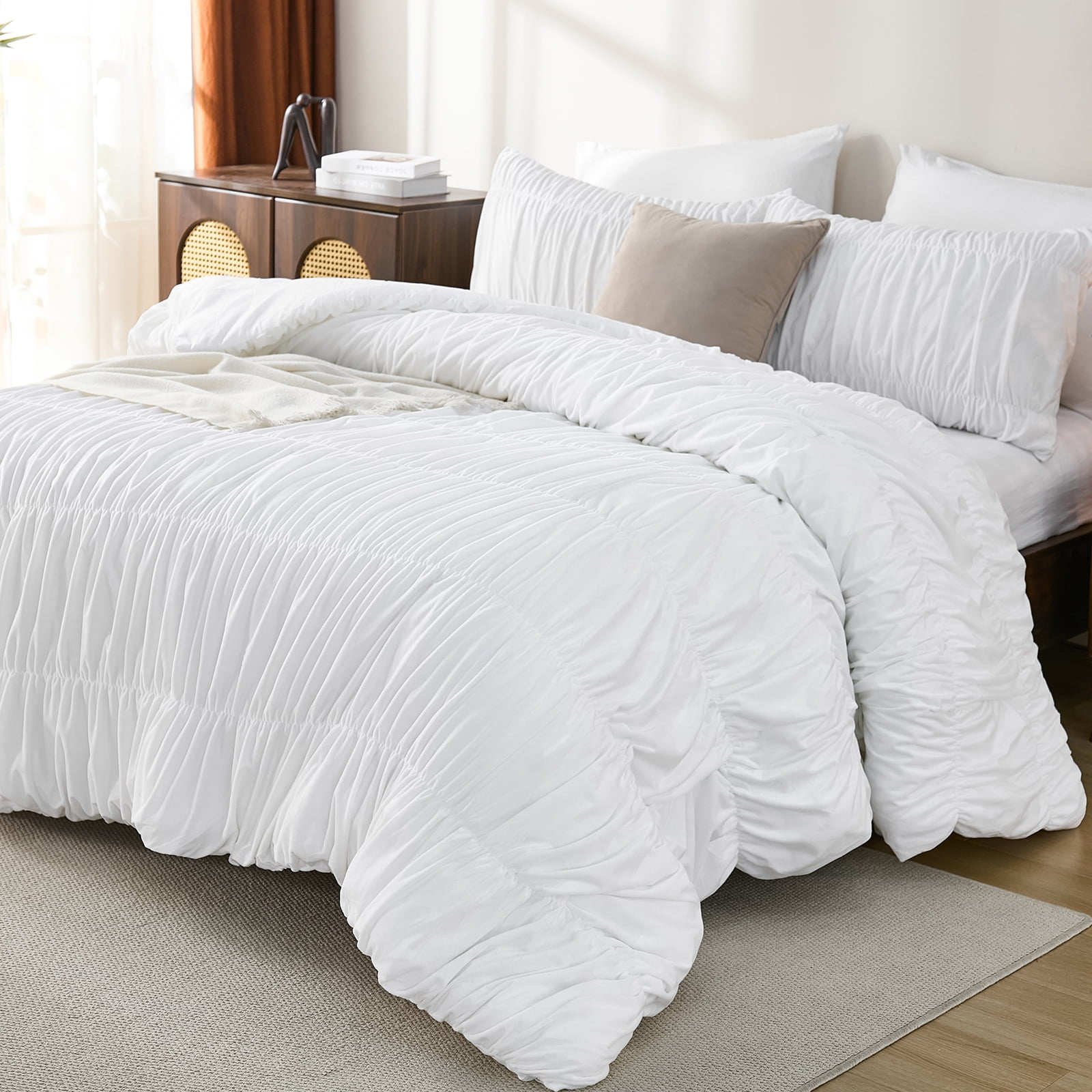 Luxury Velvet Comforter Set Queen Size,Boho Shabby Chic Ruched Bedding Comforter,Aesthetic Vintage Bedding Fluffy Ruffle Comforter Set,Ultra Soft Velvet Chenille Quilt Set,Vintage Ruffled Velvet Plus