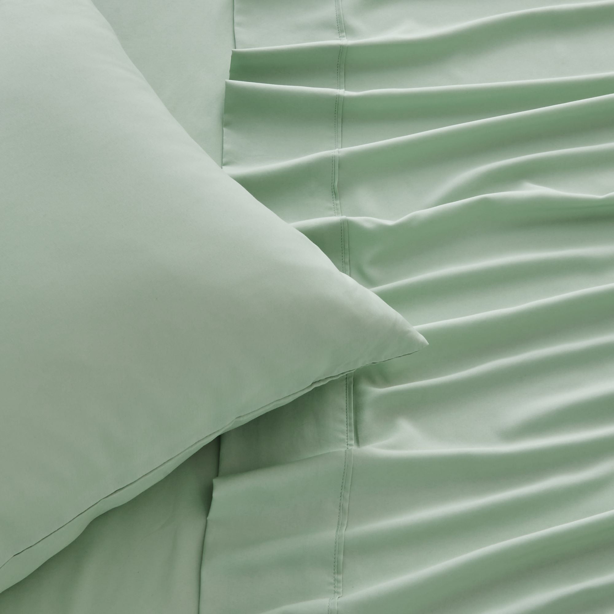 Great Bay Home Solid Viscose from Bamboo Wrinkle-Resistant Sheet Set  (Queen, Sage)