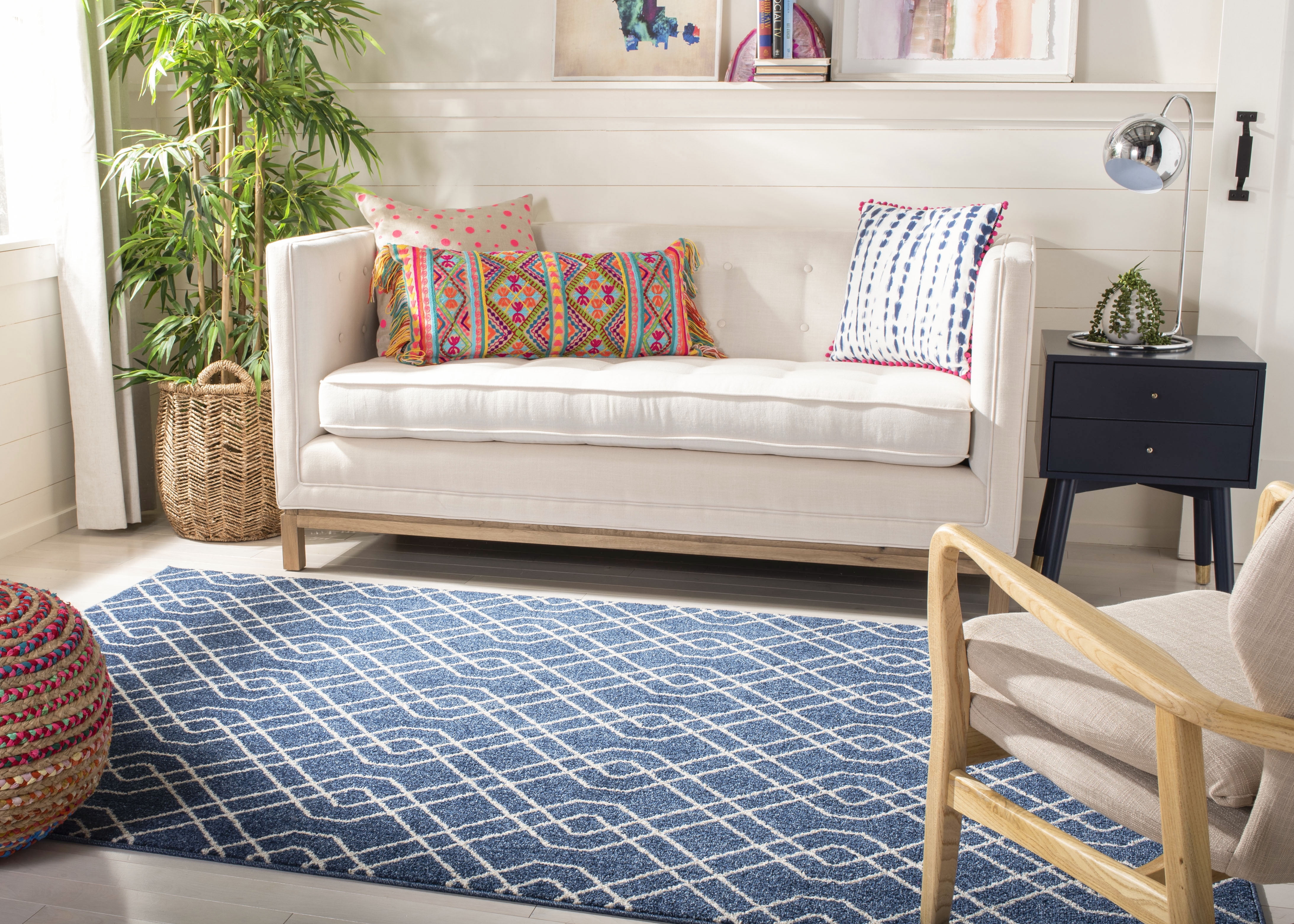 Safavieh Amherst Roseann Geometric Area Rug, Navy/Beige, 4' x 6'