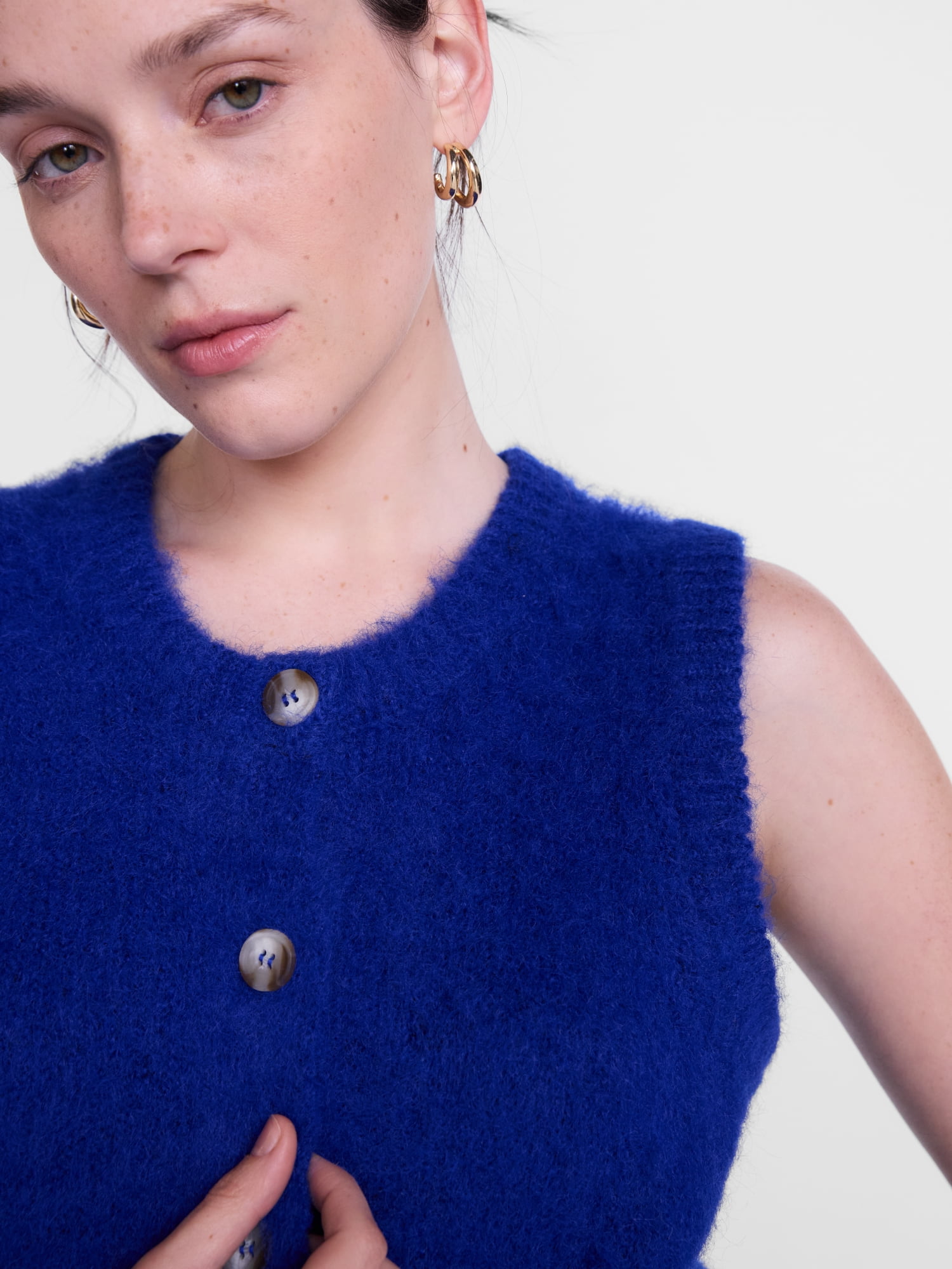 Scenario Women's and Women's Plus Button Front Textured Sweater Vest, Lightweight, Sizes XS-4X