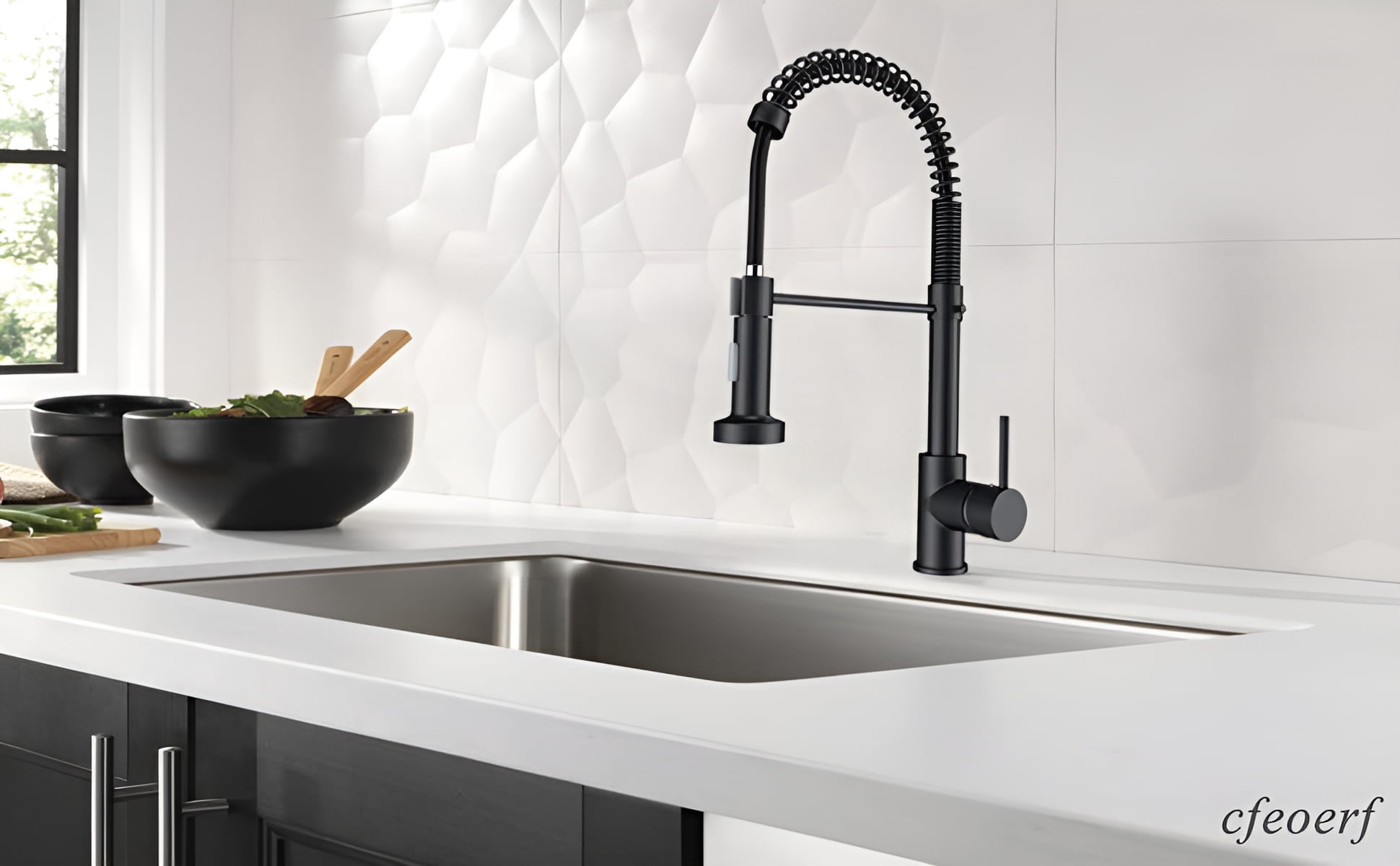Zovajonia Black Kitchen Faucet With Pull Out Sprayer For Kitchen Sink Single Hole Commercial Kitchen Faucet