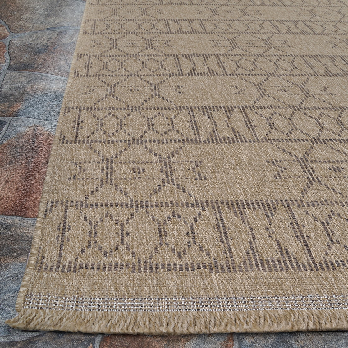Couristan Naturalistic Adobe Indoor/ Outdoor Area Rug, Natural-Brown, 6'6" x 9'