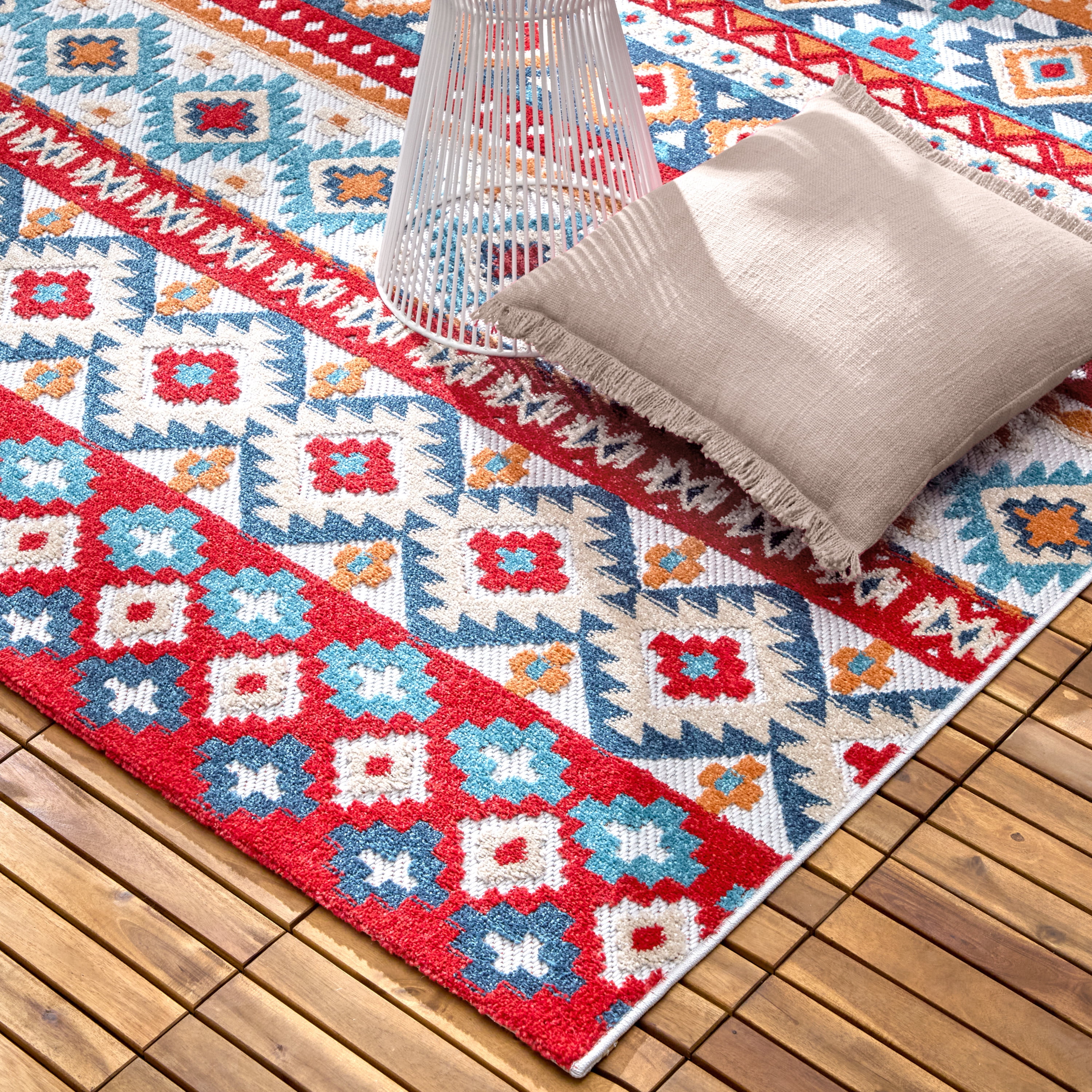 TOWN & COUNTRY EVERYDAY Dahlia Southwestern Stripe Indoor Outdoor Area Rug, UV Fade Resistant, High-Low Pile, Red/Mutli, 7'10"x10'2"