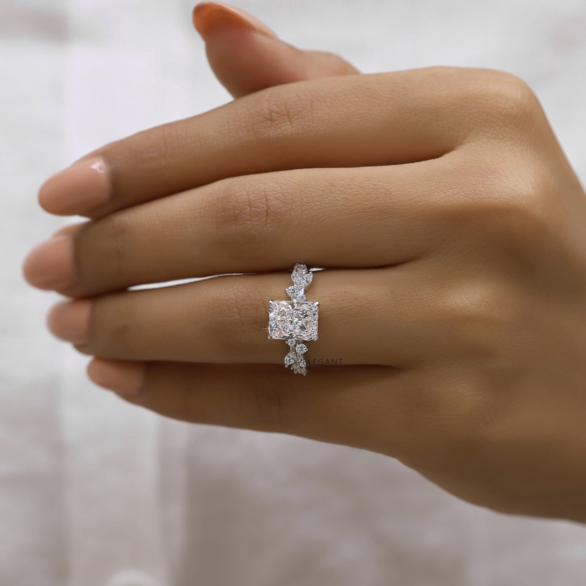 JEWELEGANT 2.5 Carat Radiant Cut Moissanite Engagement Ring, Solid 18K Gold Diamond Ring for Women