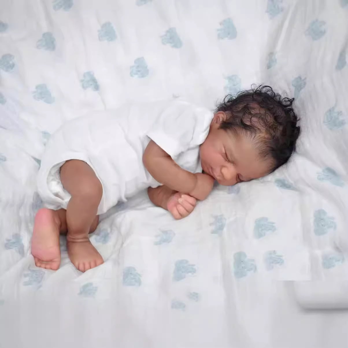 Lifelike Reborn Baby Dolls Black - 18 Inch African American Realistic Newborn Real Life Baby Dolls with Accessories, Birthday Gift Set for Kids Age 3+