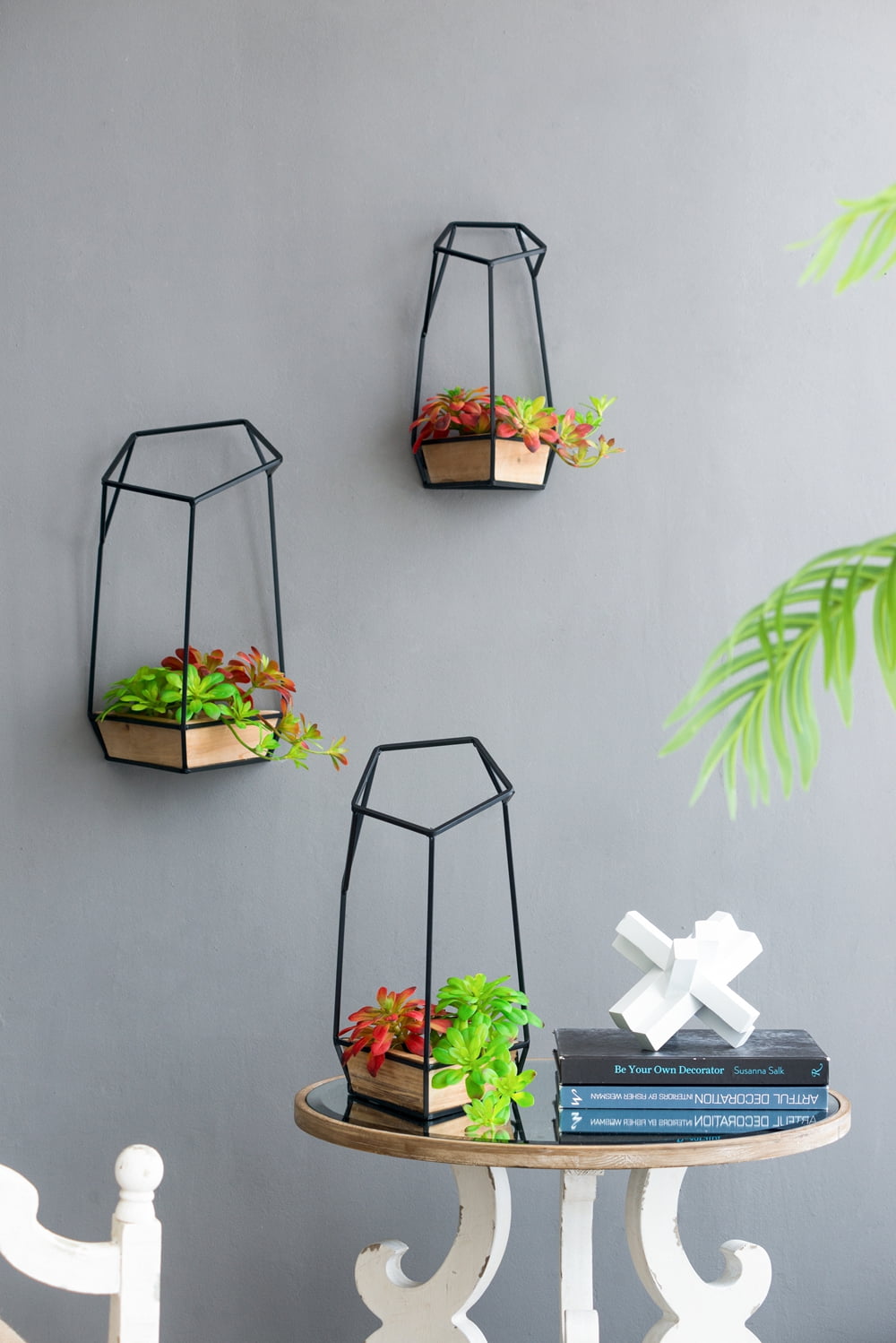 Set of 3 Felix Wall Planter, L:10x10x16.5" M:8.5x8.5x15.5" S:7x7x13.5"