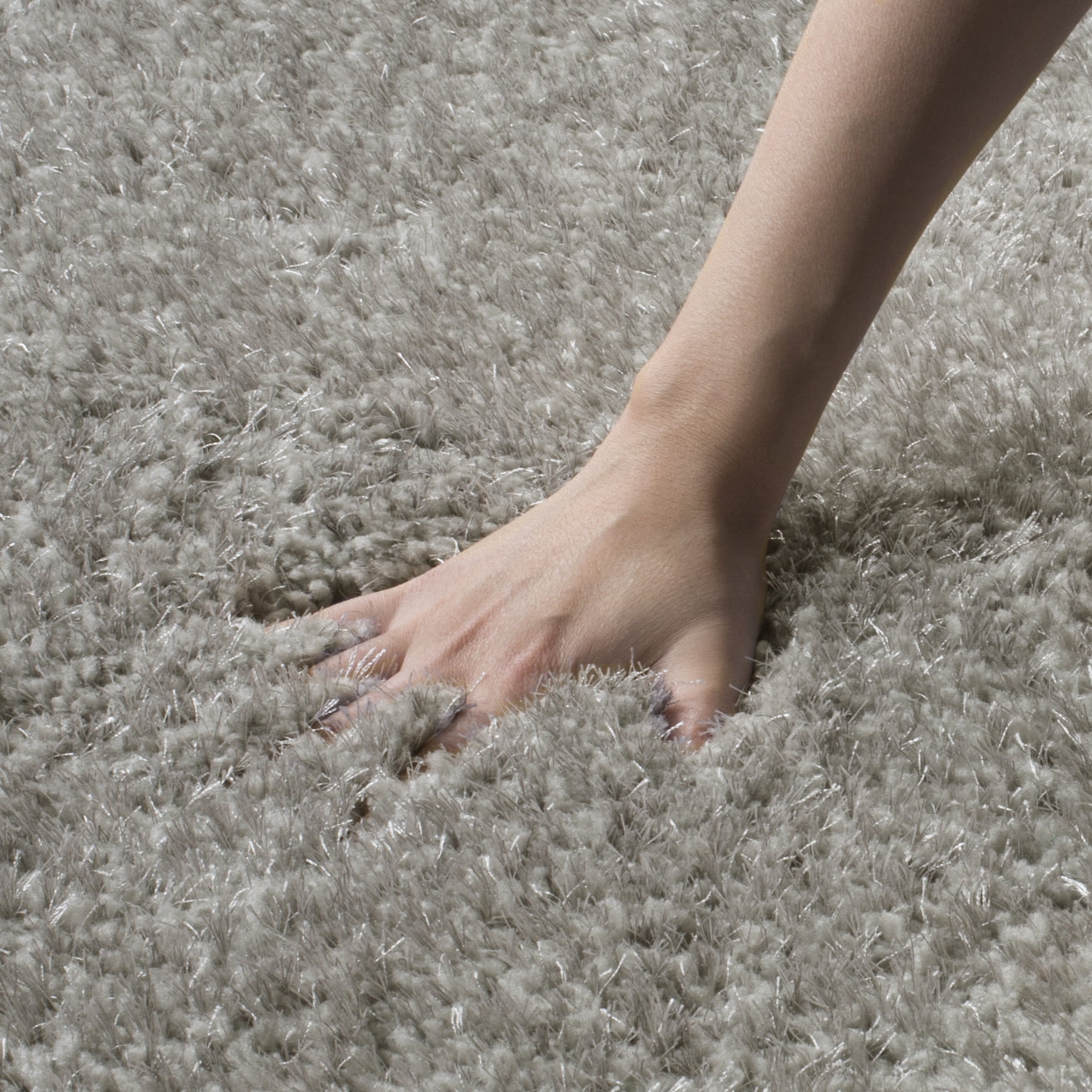 SAFAVIEH Joella Solid Plush Polyester Shag Area Rug, Light Grey, 5' x 5' Square