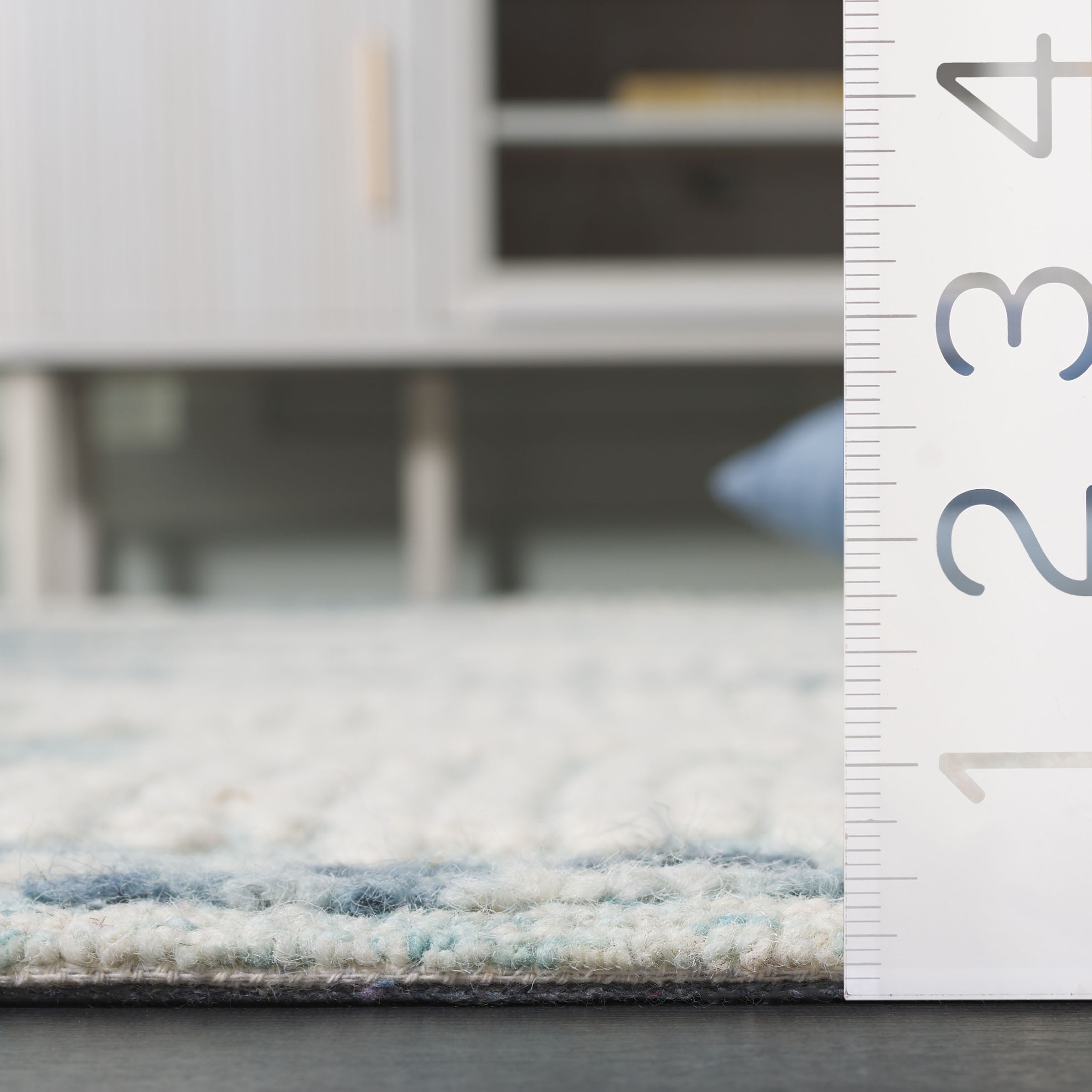 SAFAVIEH Abstract Salma Striped Geometric Area Rug, Blue/Ivory, 6' x 6' Square