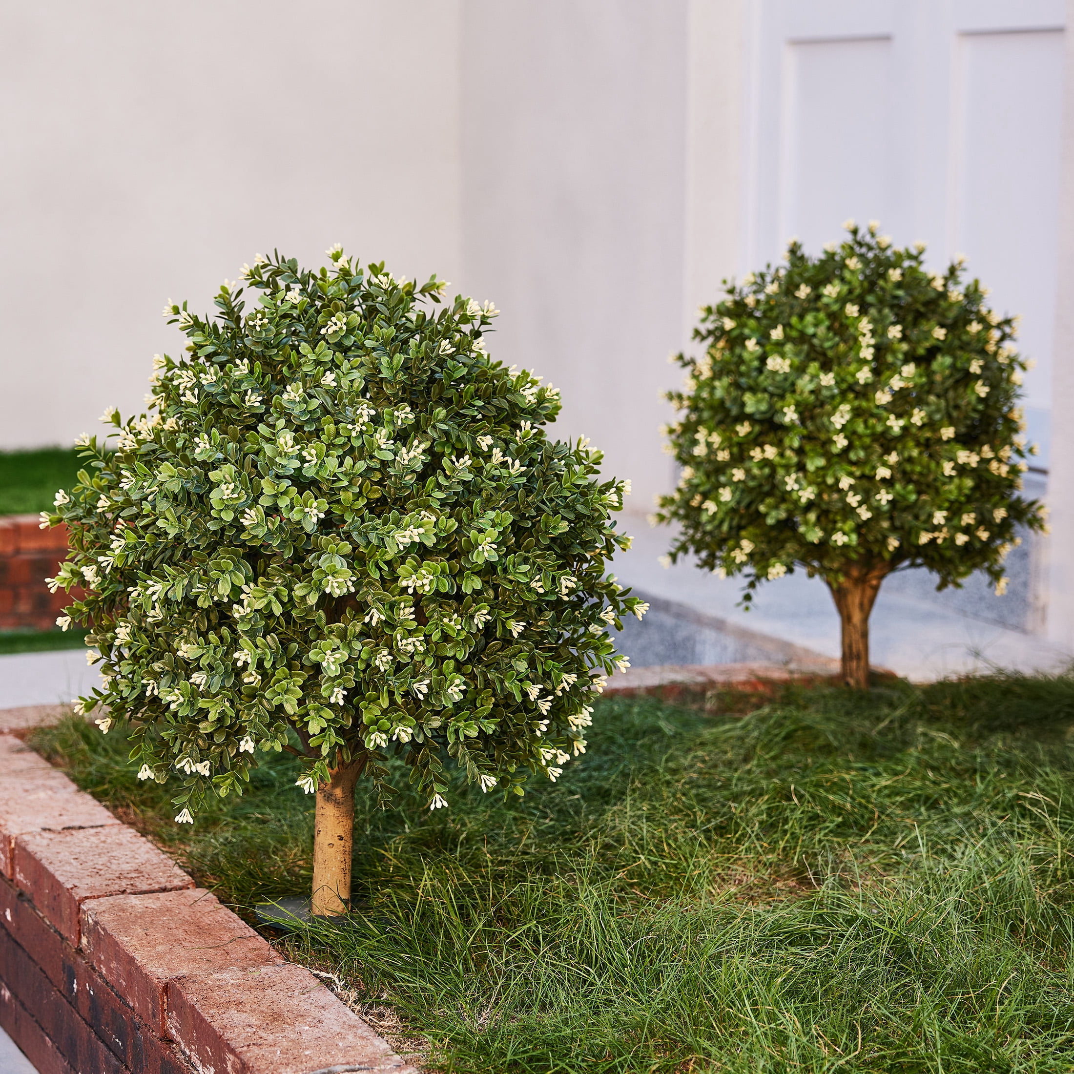 DR.Planzen 16'' Artificial Boxwood Topiary Ball Plant with White Flowers, Fake Flowering Shrub with Ground Spike, UV Resistant Faux Outdoor Greenery for Garden Porch Decor