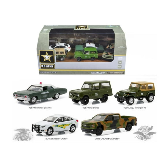 Greenlight Motor World Diorama Set US Army Base Diecast Model Cars 1/64 Scale 5 Cars