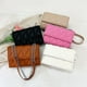thumbnail image 4 of Bolso pequeño rombal para mujer, elegante y moderno, con cadena, para uso diario, bandolera de hombro con textura alta, 4 of 6
