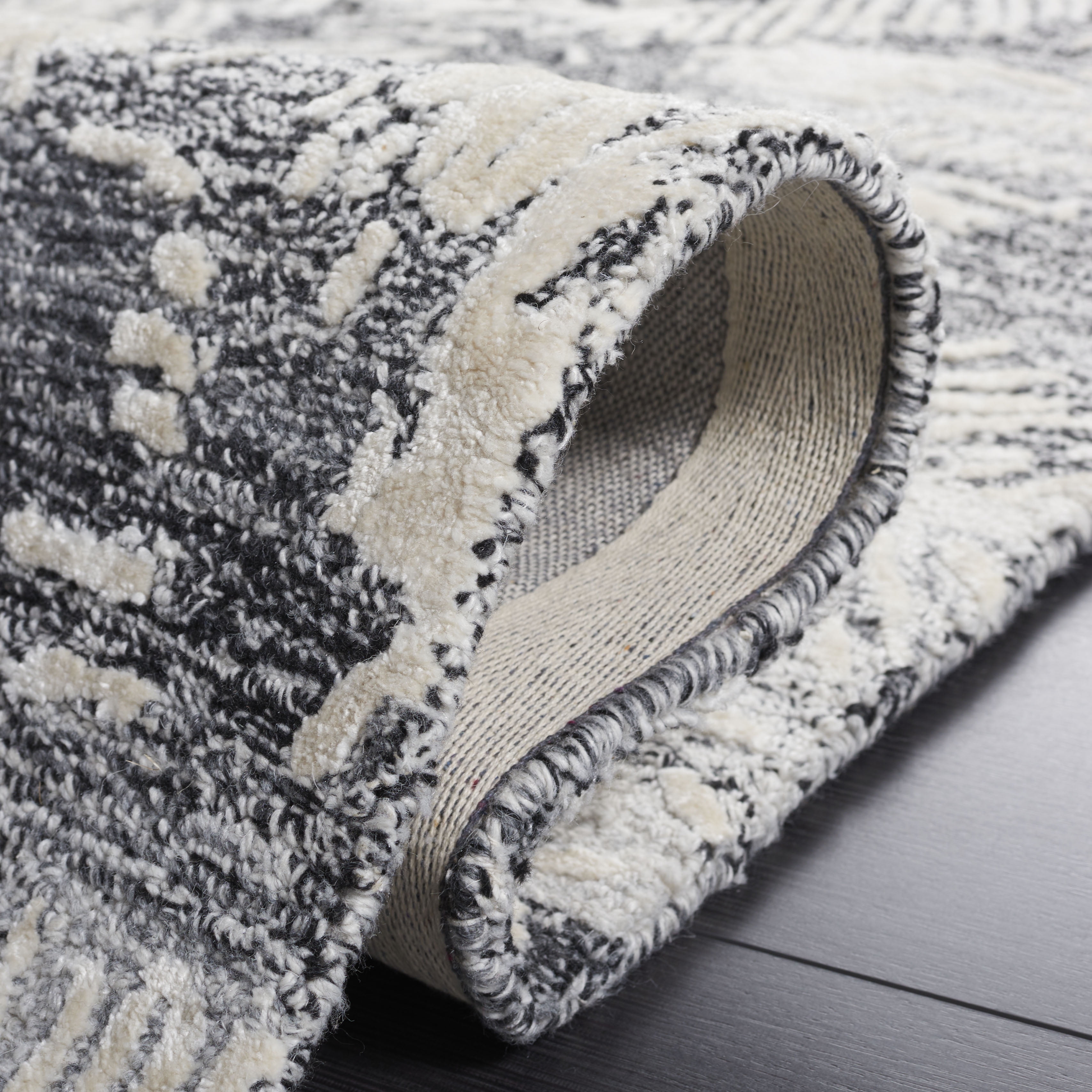 SAFAVIEH Glamour Nina Botanical Area Rug, Black/Ivory, 8' x 10'