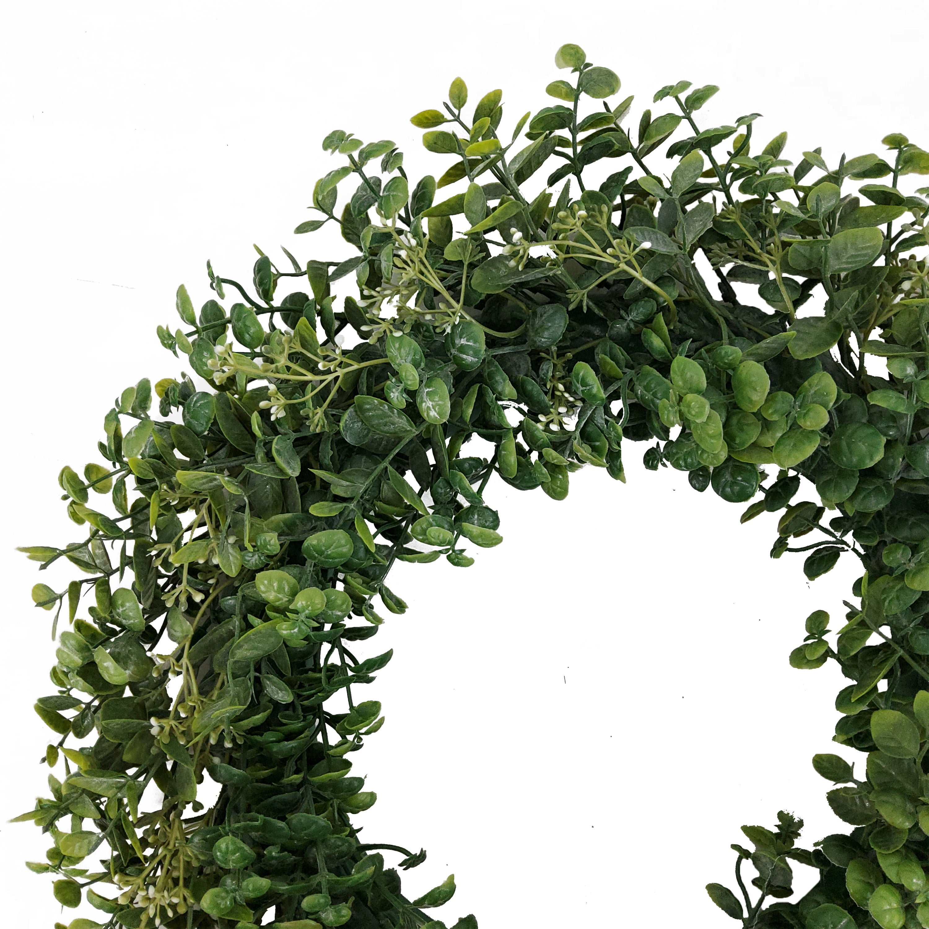 Mainstays 18in Indoor Artificial Boxwood Wreath, Green Color. Plastic Material. Not in Pot.