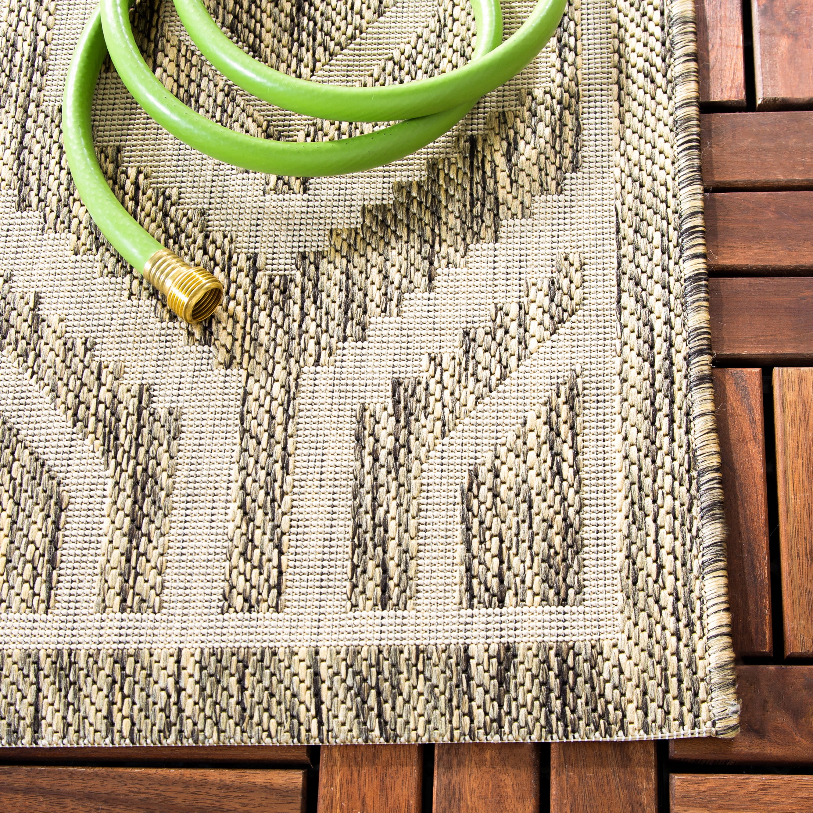 Safavieh Courtyard Amelia Geometric Indoor/Outdoor Area Rug, Brown/Bone, 5'3" x 7'7"